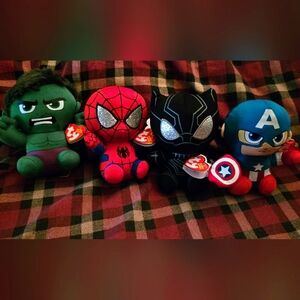 Ty Beanie Babies Marvel Limited Edition. 2MIXED SET. AVENGERS SET(sitting)